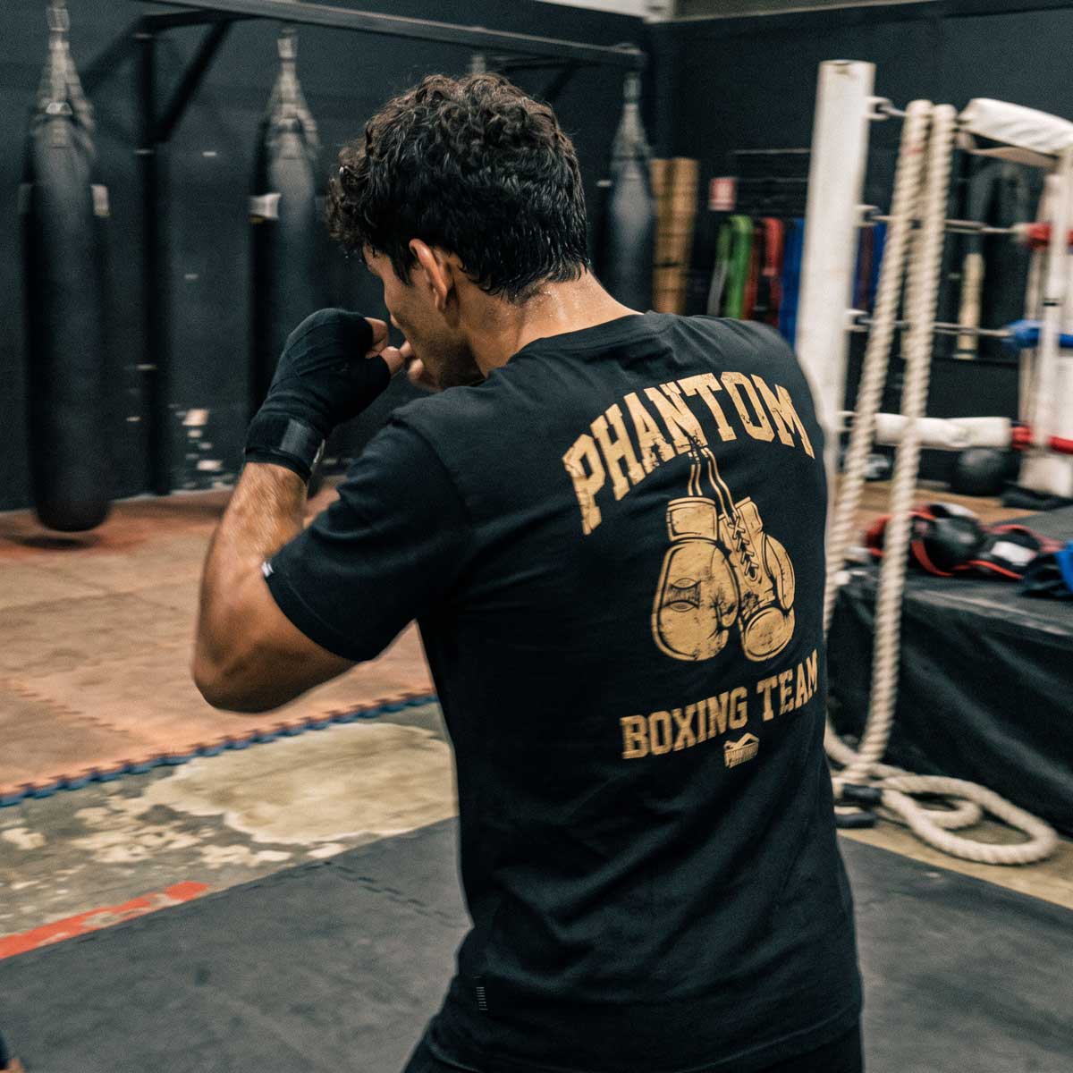 T-Shirt BOXING TEAM - Schwarz/Gold - Image 6