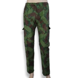 Calças camufladas forradas
